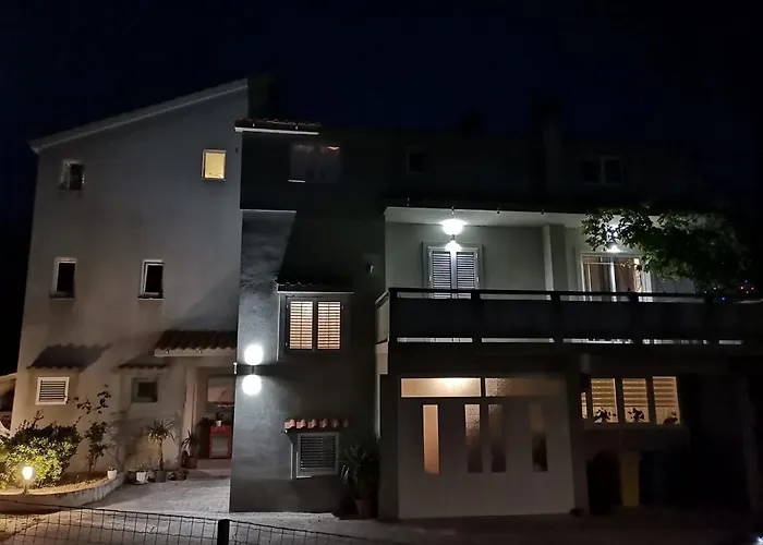 Apartament Sanja Palit