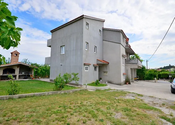 Apartament Sanja Palit