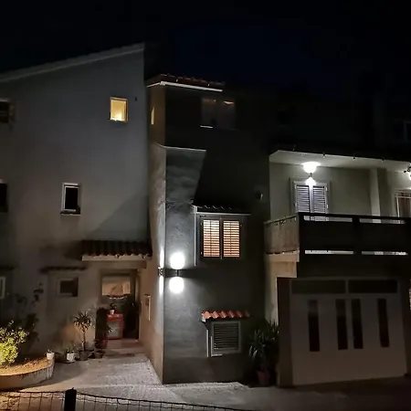 Sanja Apartment *