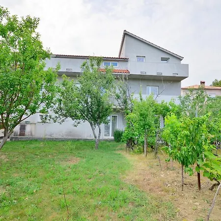 Apartament Sanja Palit